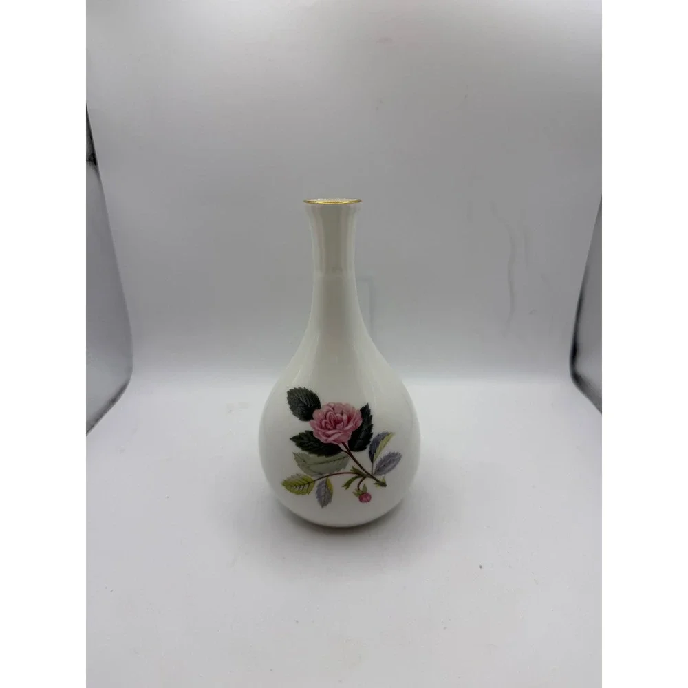 Wedgwood Hathaway Rose Bud Vase Bone China Pink Floral Gold Rim Made in England